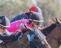 Kentucky Oaks Leslies Rose Thrives Two Turns